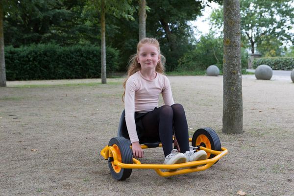 Kinderfahrzeug, Trike, Wippe, Gelb, Kiespark