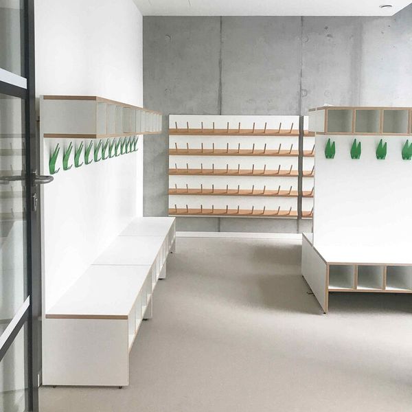 DECOR 4er - Garderobenmodul mit HEWI Haken DECOR 4er - Garderobenmodul mit HEWI Haken