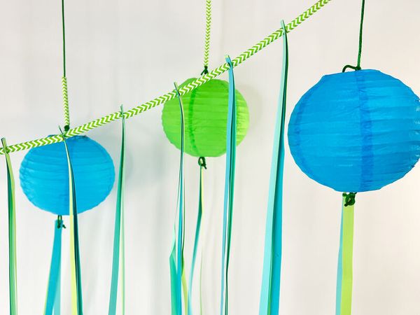 Satinband-Set 2 mm, 10 kräftige glänzende Farben, 10 Rollen à 50 m