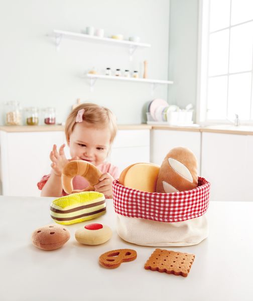 HAPE Brotkorb mit Inhalt aus Stoff, ab 18 Monate