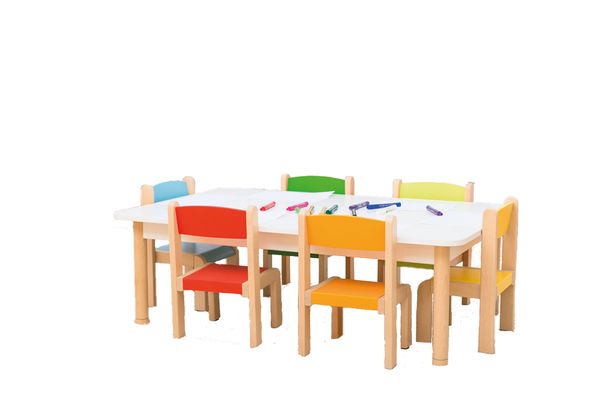 Tisch-Stuhl-Kombination mit 6 bunten Stühlen Tisch-Stuhl-Kombination mit 6 bunten Stühlen