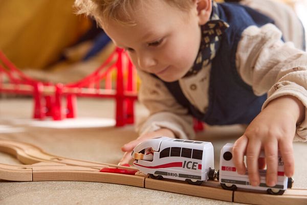 BRIO ICE Reisezug mit Akku, ab 3 Jahre BRIO ICE Reisezug mit Akku, ab 3 Jahre