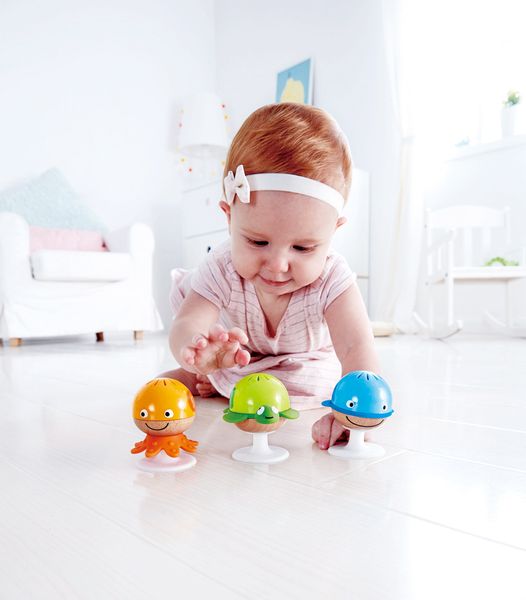 HAPE Saugnapf Rasselset, 3 Rasseln, ab 0  Monate HAPE Saugnapf Rasselset, 3 Rasseln, ab 0  Monate