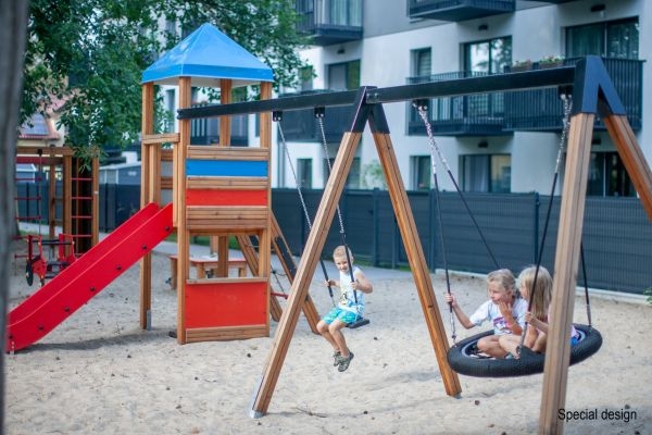 Logo Spielturm mit Vogelnestschaukel und Reifenschaukel (BNS 120 cm)