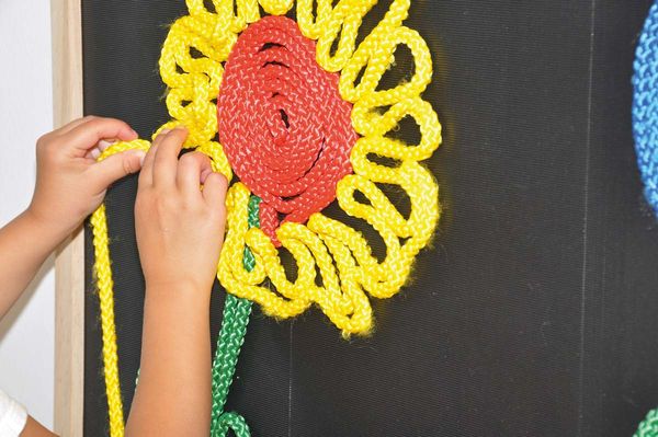Kinderhandwerk, Kunststoffkordel, Blume, Stoff/Seil, Bastelprojekt