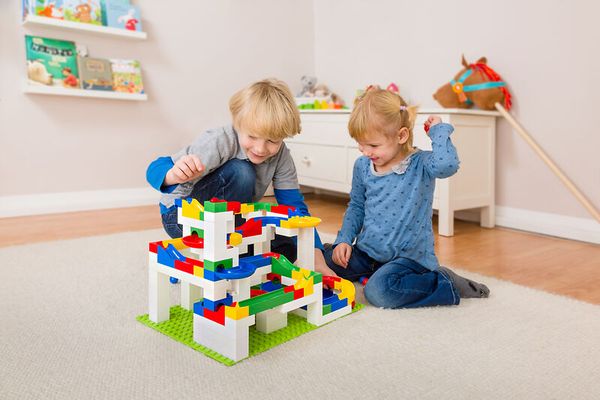 HUBELINO Kita-Kugelbahn Baukasten-Set, 352-teilig