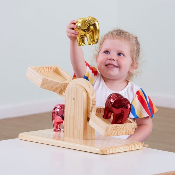 Holzwaage, LxBxH: 45 cm x 20 cm x 22 cm, ab 3 Jahre Holzwaage, LxBxH: 45 cm x 20 cm x 22 cm, ab 3 Jahre