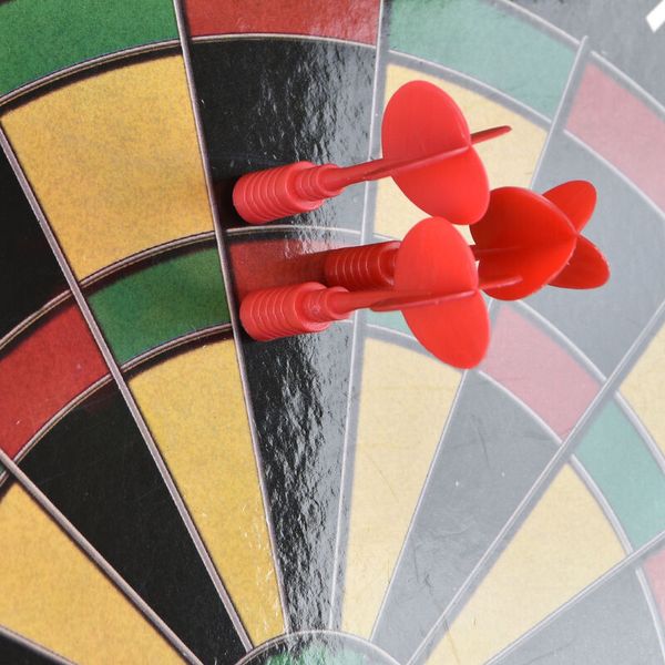 Darts, Dartpfeile, Wurfpfeile, Dartboard, Zielscheibe