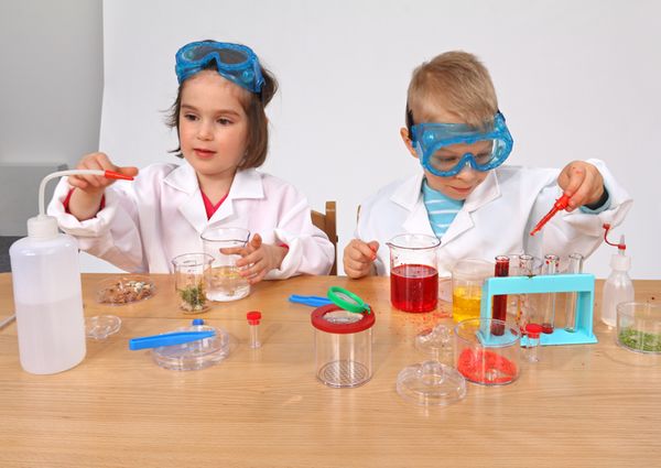 Kinderlabor, Laborchemie, Schutzbrille, Sicherheitsbrille, Laborutensilien