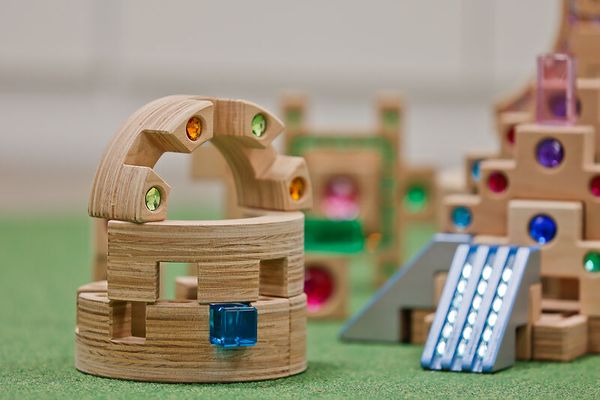 REGENBOGENLAND Colloseum, 16 Bausteine + Kasten REGENBOGENLAND Colloseum, 16 Bausteine + Kasten