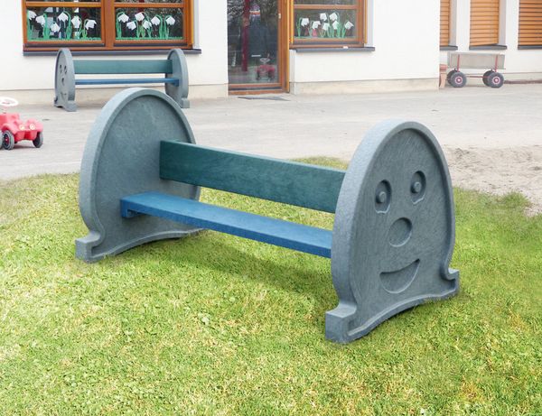Kinderbank Pippolino, 100% recycelter Kunststoff Kinderbank Pippolino, 100% recycelter Kunststoff