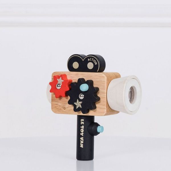 Hollywood Filmkamera, Holz, 13 x 8 x 15 cm, ab 3 Jahre Hollywood Filmkamera, Holz, 13 x 8 x 15 cm, ab 3 Jahre