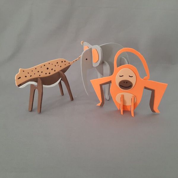 Holzfigur, Tierfigur, Giraffe, Orangutan, Spielzeug