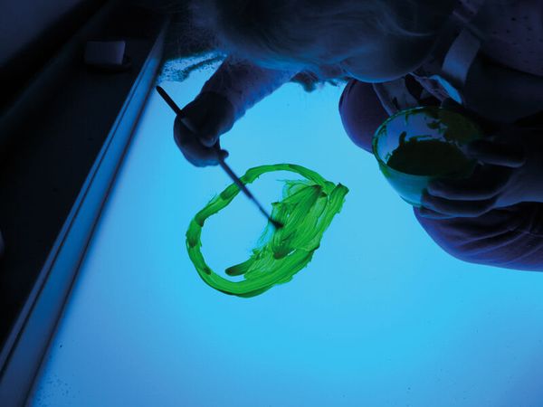 Leuchtsandkasten, mit LED-Beleuchtung in 16 Farben, Maße: 84 x 70 x 18 cm Leuchtsandkasten, mit LED-Beleuchtung in 16 Farben, Maße: 84 x 70 x 18 cm