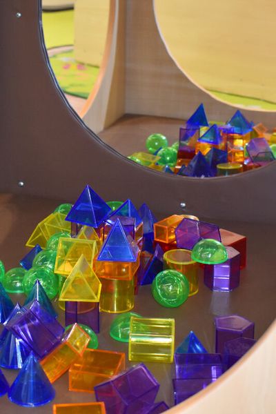 Großer Spiegelwürfel zum Spielen Großer Spiegelwürfel zum Spielen