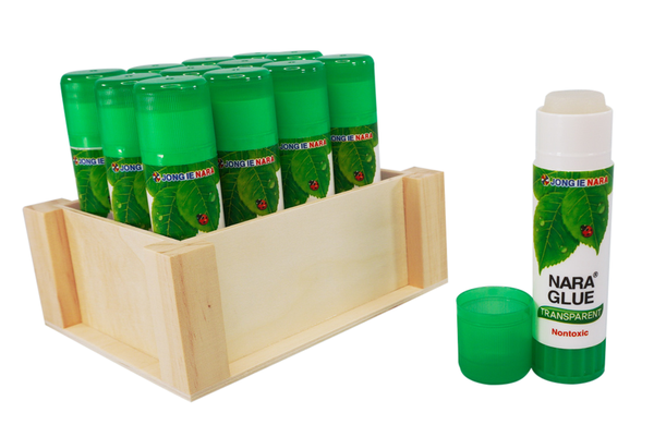 Holzbox mit 12 Klebestiften à 20g Holzbox mit 12 Klebestiften à 20g