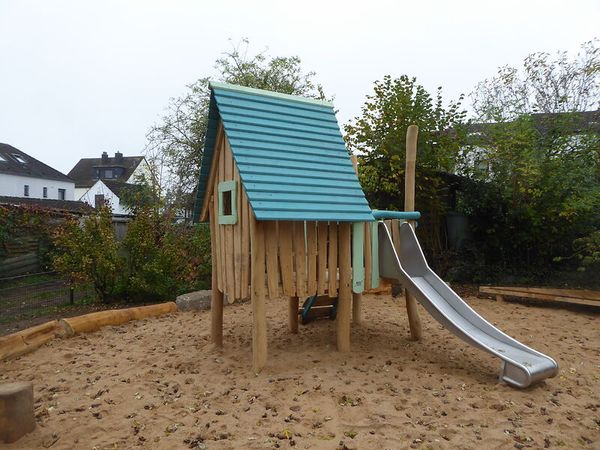 Spielhaus, Kinderhaus, Schaukel, Spielplatz, Rutsche