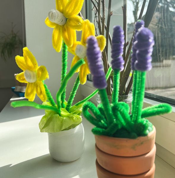 Blumen, Kunstblumen, Gelbe Blüten, Lavendelstängel, Topfpflanzen