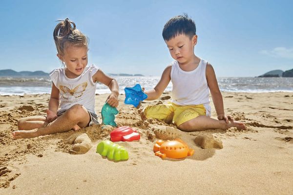 Kinderspielzeug, Sandspielzeug, Kreideformen, Kleidung: Sommer, Meerstrand