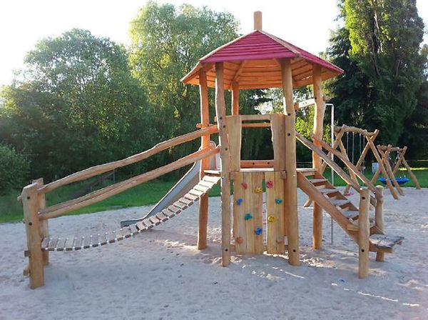 Spielgerät, Kletterturm, Holzspielgerät, Sandkasten, Kletterwand