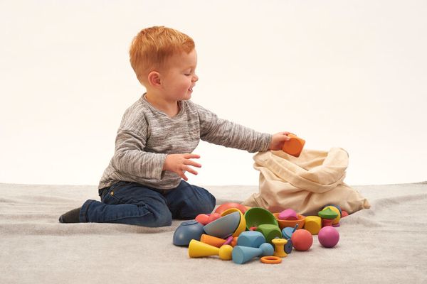 Regenbogen Holzfiguren-Set, 84 Teile, ab 10 Monate Regenbogen Holzfiguren-Set, 84 Teile, ab 10 Monate