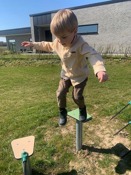 Hindernisparcours, achtförmig