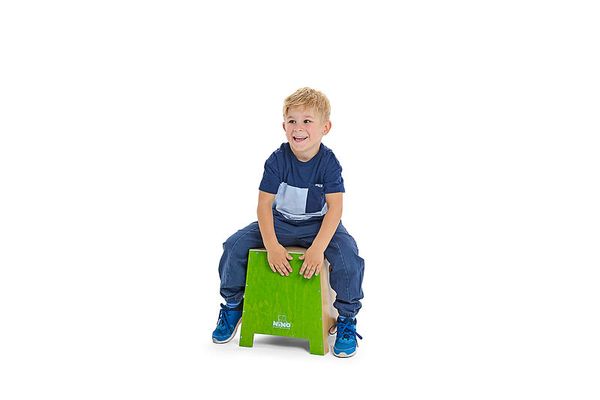 Kinderstuhl, Trommel, Blaue Kleidung, Knaben, Grün