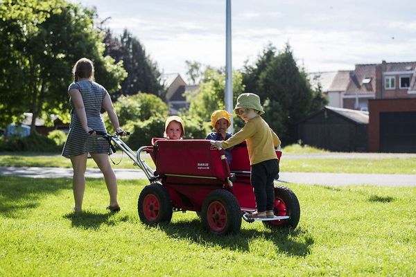 RAMBLER Krippenwagen Explorer 80, 6-Sitzer, rot