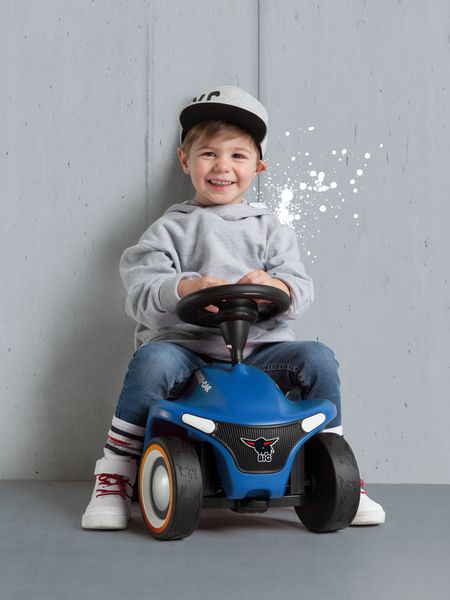 BIG Bobby Car Neo, blau mit Flüsterrädern, ab 12 Monate BIG Bobby Car Neo, blau mit Flüsterrädern, ab 12 Monate