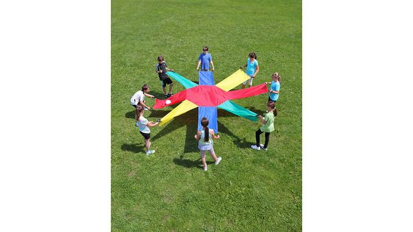 Fallschirm, Kinder, Freiluftaktivität, Buntes Gewebe, Gruppenspiel
