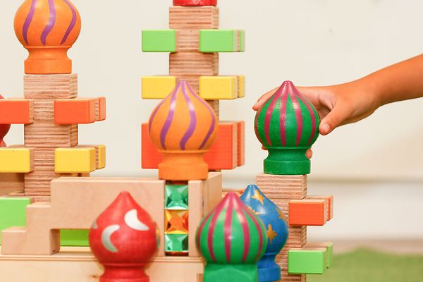 REGENBOGENLAND Farbtürme, 4 Bausteine REGENBOGENLAND Farbtürme, 4 Bausteine