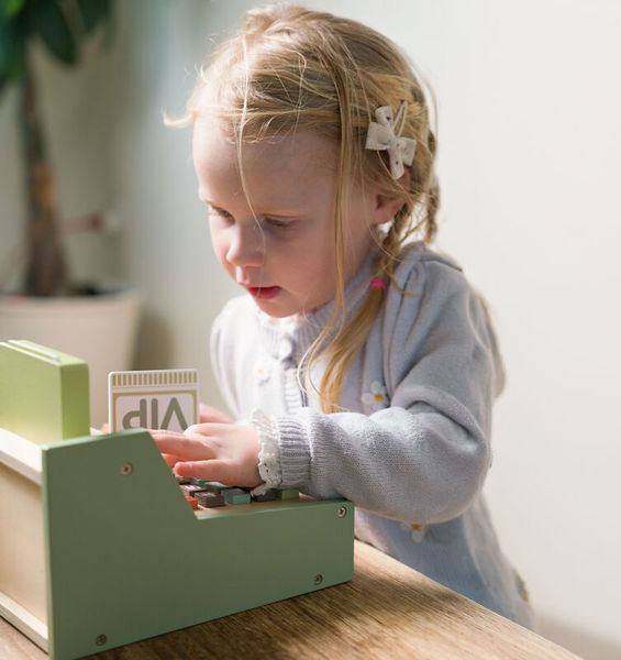 DANTOY Spielkasse Wood mit Spielgeld, 17 Teile, ab 3 Jahre