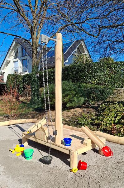 Sandspielpodest Robinie