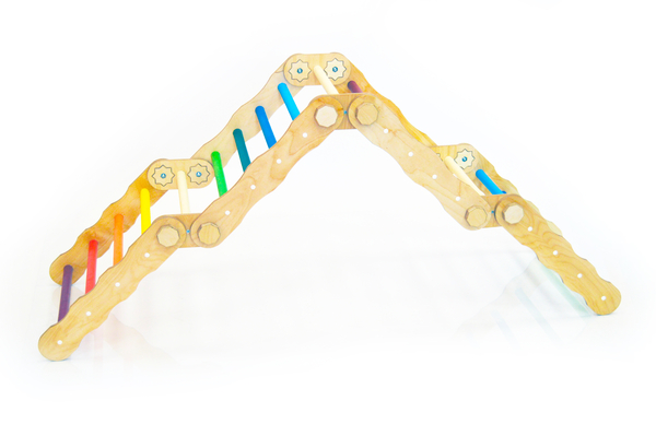 Wandelbares Klettergerät mit Rampe/Rutsche Wandelbares Klettergerät mit Rampe/Rutsche