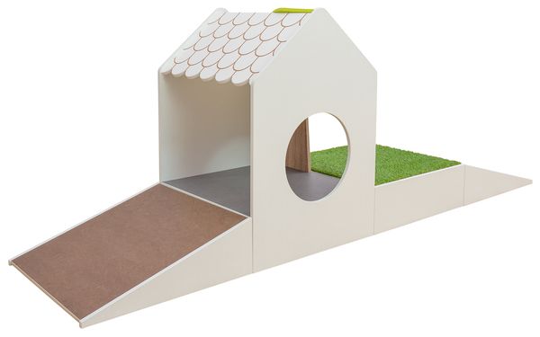 Puppe, Katzenspielhaus, Kletterturm, Papphaus, Rasenfläche