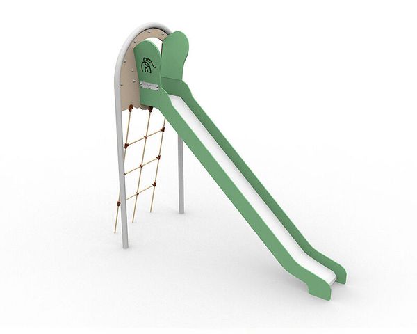 offene Rutsche mit Kletternetz offene Rutsche mit Kletternetz