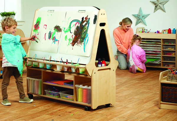 Kreativbereich, Malwand, Kinderzimmer, Kunstwerkzeuge, Malkünstler