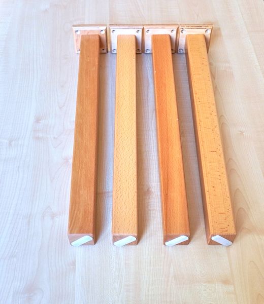 Zargenloser Quadrattisch 80x80 cm, Birke Dekor, Holzbeine