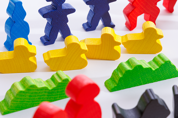 Holzspielzeug, Figuren, Lego-ähnliche Bausteine, Kinderzimmer, Bunte Figuren