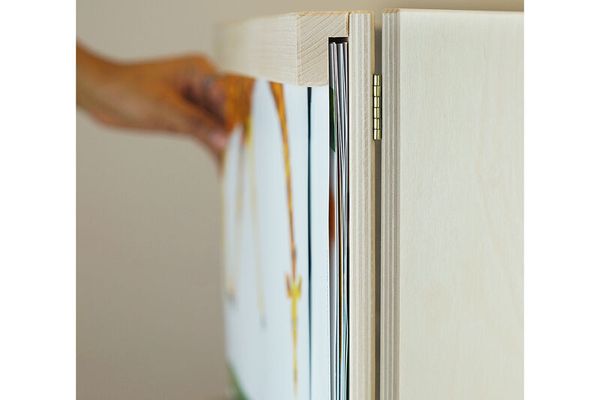 Kamishibai-Erzähltheater mit seitlichem Einschub Kamishibai-Erzähltheater mit seitlichem Einschub