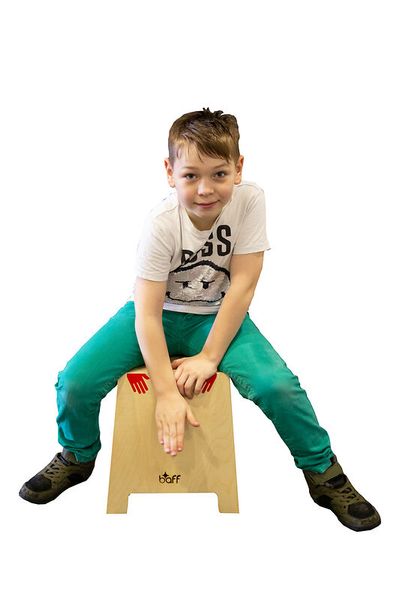 Kinder, Pausenhof, Cajon, Trommeln, Holzkoffer