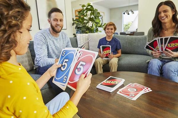 Karten Spiel, Uno Kartendeck, Familienspiel, Mehrfarbig, Spielrunde