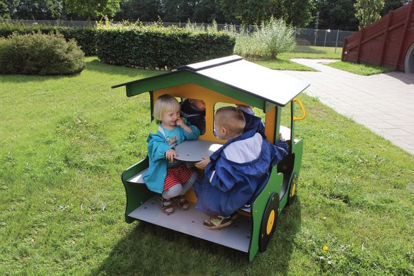 Traktor Ben, LxBxH: 1,33 x 1,10 x 1,20 m