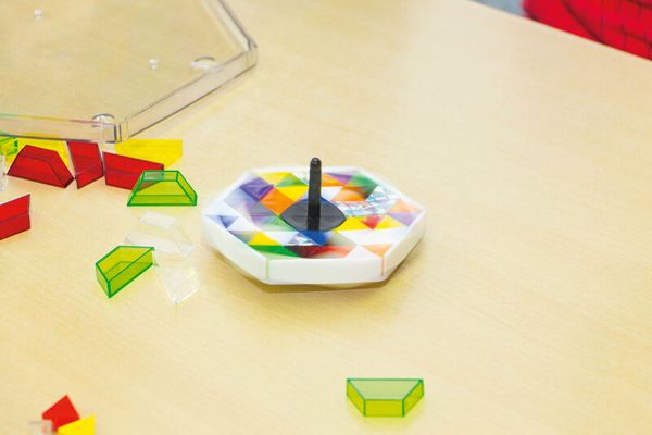 geometrische blokke, magnetspiel, kaleidoskop, farbenwürfel, spielzeug