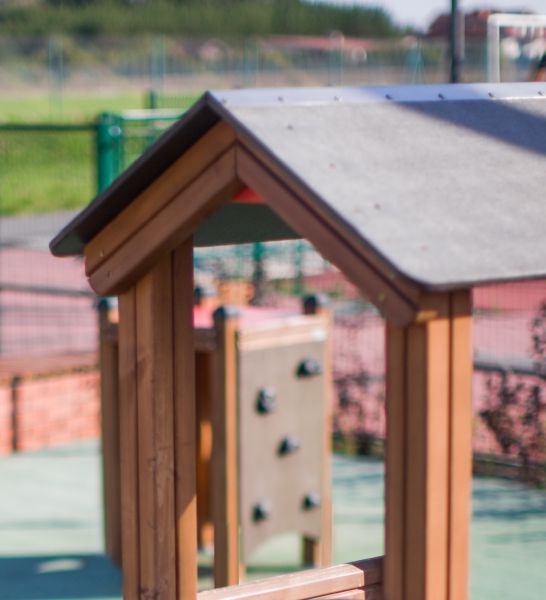 Kastell Spielturm mit Rutsche 