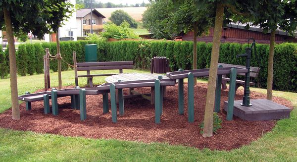 Sand- und Matschtisch, 100% recycelter Kunststoff, ohne Pumpe 5 tlg. Sand- und Matschtisch, 100% recycelter Kunststoff, ohne Pumpe 5 tlg.