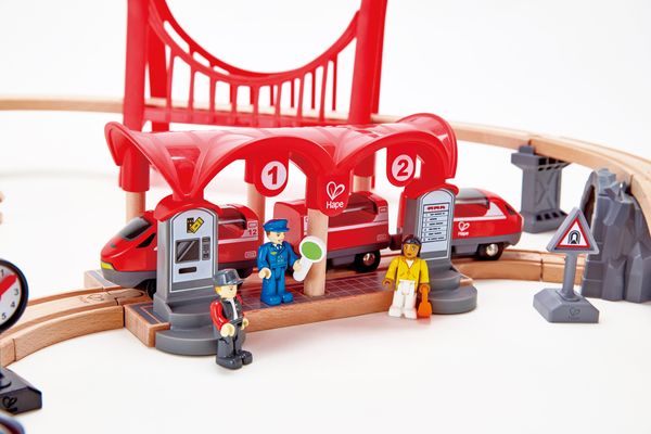 HAPE Eisenbahn-Set Verkehrsreiche Stadt, 51 Teile, ab 3 Jahre HAPE Eisenbahn-Set Verkehrsreiche Stadt, 51 Teile, ab 3 Jahre