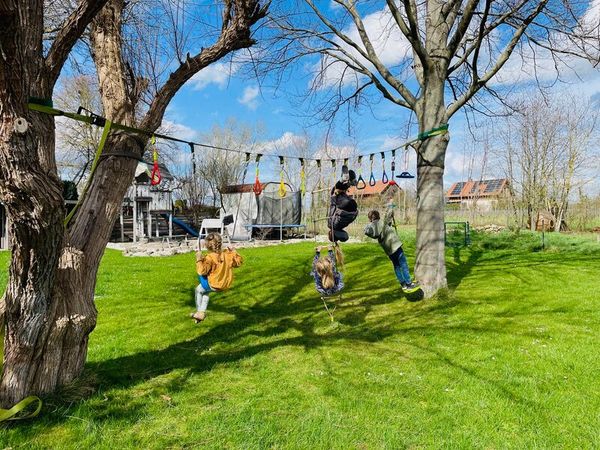 Ninja Hangelpfad, Profiset inkl. Taschen, bis 180 kg, ab 3 Jahre Ninja Hangelpfad, Profiset inkl. Taschen, bis 180 kg, ab 3 Jahre