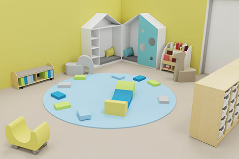Spielbereich im Kindergarten mit Teppich und Spielecke