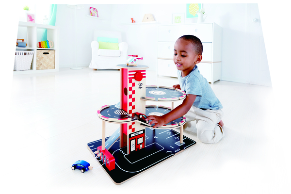 HAPE Parkhaus mit Aufzug aus Holz, LxBxH: 37 x 30 x 30 cm, ab 3 Jahre